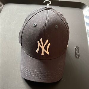 New York Yankees Fitted Baseball Cap